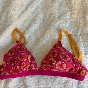 Triangle style bikini top